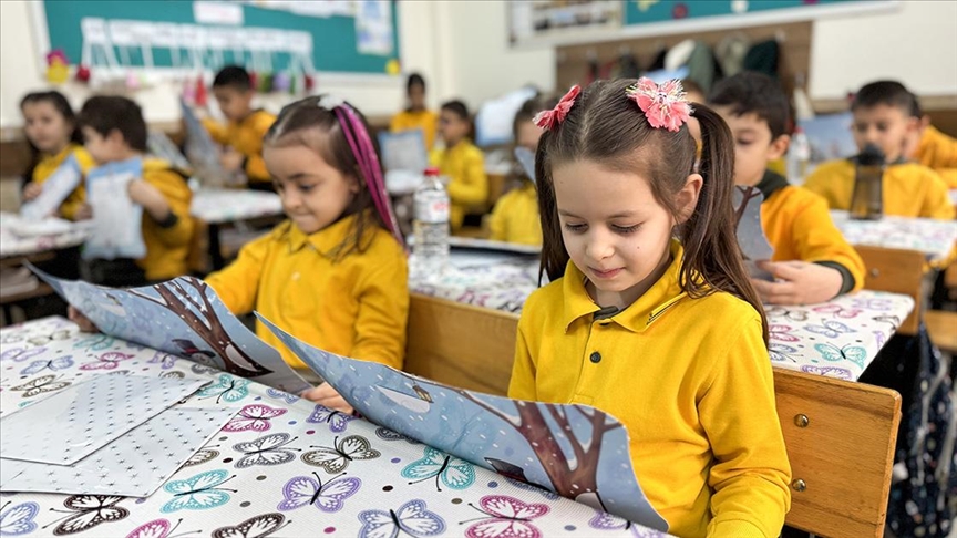 Okul öncesi, ilkokul, ortaokul ve lise okullarındaki yaklaşık 20 milyon