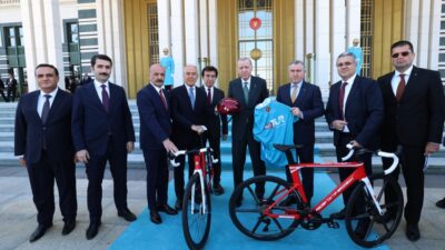 Cumhurbaşkanı Recep Tayyip Erdoğan, "60. Cumhurbaşkanlığı Türkiye Bisiklet Turu"nun tanıtımına