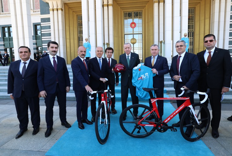 Cumhurbaşkanı Recep Tayyip Erdoğan, "60. Cumhurbaşkanlığı Türkiye Bisiklet Turu"nun tanıtımına