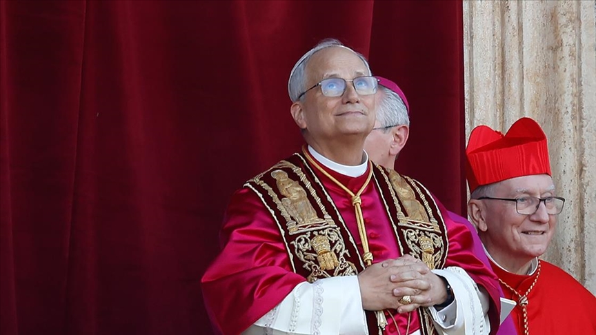 Vatikan'daki papalık seçiminde (Konklav), 69 yaşındaki ABD'li Kardinal Robert Francis