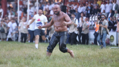 664. Tarihi Kırkpınar Yağlı Güreşleri başpehlivanlık finalinde Feyzullah Aktürk'ü mağlup
