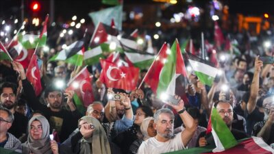 İstanbul’da, Filistin’e Destek Platformu tarafından İsrail'in Gazze'de sürdürdüğü saldırılara ve