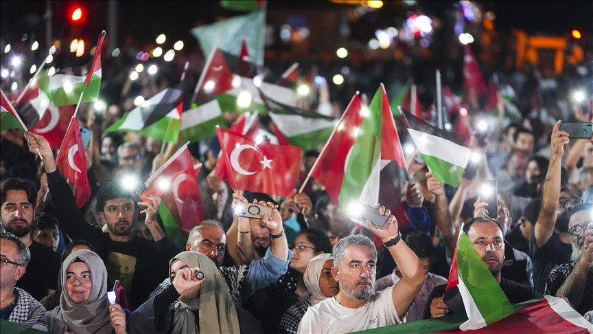 İstanbul’da, Filistin’e Destek Platformu tarafından İsrail'in Gazze'de sürdürdüğü saldırılara ve