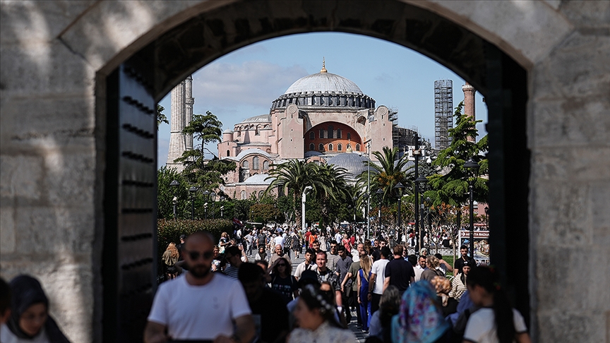 Yerli turistlerin, bu yılın nisan-haziran döneminde yurt içinde yaptığı seyahat