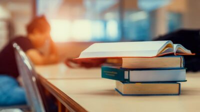 İsteyen ve başarılı olan öğrencilerin üniversiteyi 3 yılda bitirebilmesine ilişkin