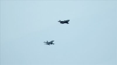 Türkiye'nin ilk insansız savaş uçağı Bayraktar KIZILELMA, gökyüzünde tarihi bir