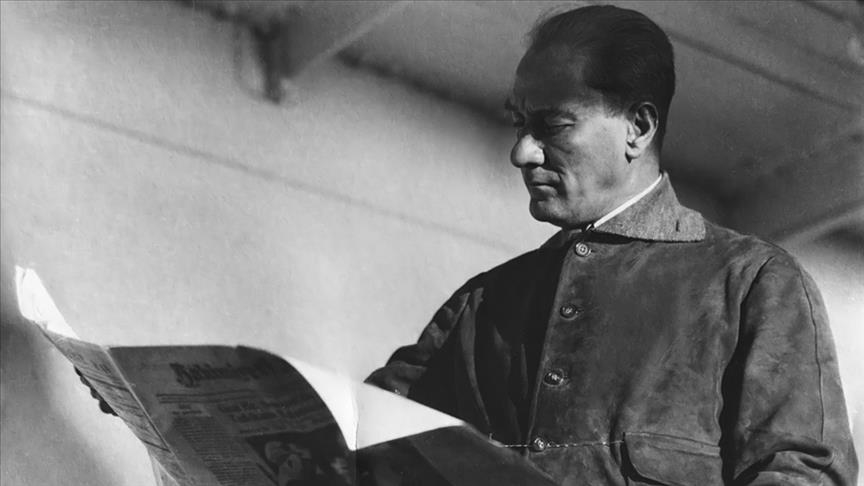 Umutları tükenmiş bir milleti Milli Mücadele ateşiyle ayağa kaldırıp Anadolu'nun