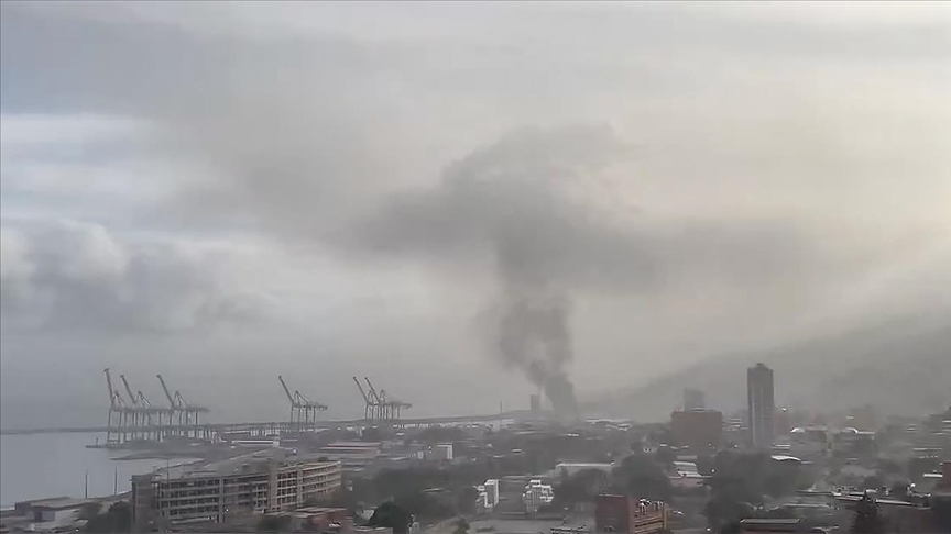 Venezuela'nın başkenti Caracas'ta en az 7 patlama sesi duyuldu. Trump,