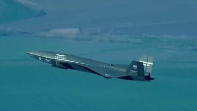 İnsansız Savaş Uçağı Bayraktar KIZILELMA'ya, görevi sırasında kuvvet çarpanı oluşturacak