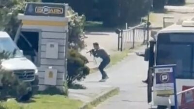 İçişleri Bakanı Mustafa Çiftçi, İstanbul'da Yapı Kredi Plaza Blokları önünde