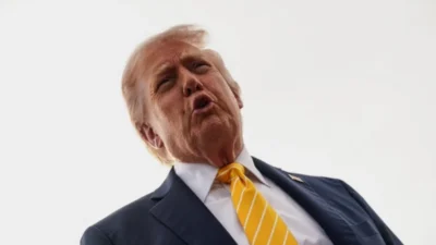 ABD Başkanı Donald Trump, pazartesi gününden itibaren, Hürmüz Boğazı'nda mahsur