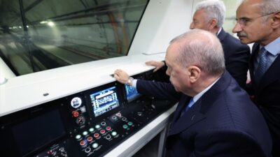 Cumhurbaşkanı Erdoğan, Halkalı-İstanbul Havalimanı Metro Hattı'na ilişkin, "Toplam 69 kilometre
