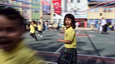Türkiye'de ortalama eğitim süresi 2025'te 9,6 yıl olurken yükseköğretim mezunlarının