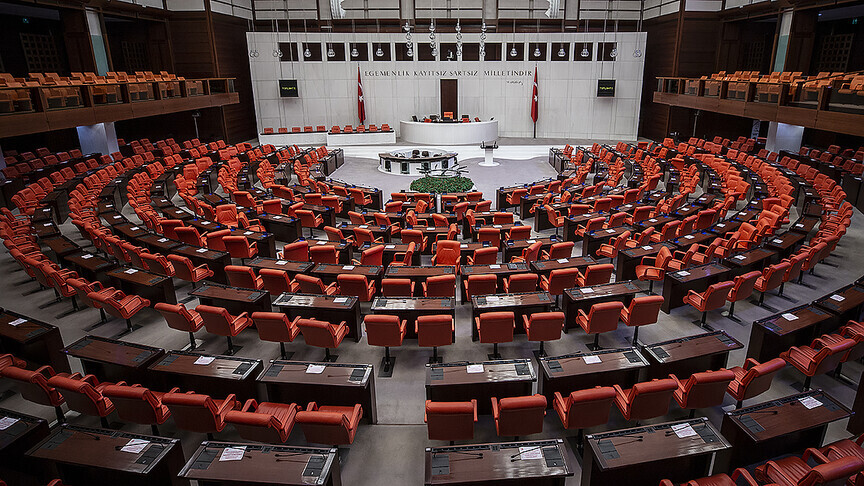 AK Parti milletvekillerinin imzasını taşıyan, kamuoyunda "12. Yargı Paketi" olarak