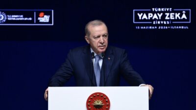 Cumhurbaşkanı Erdoğan, "Her yaştan insanımızın yapay zekayı doğru anlamasını, güvenli