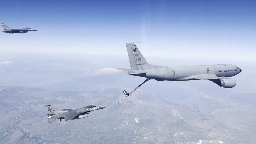 Milli Savunma Bakanlığı (MSB), Hava Kuvvetleri Komutanlığına ait F-16, KC-135R