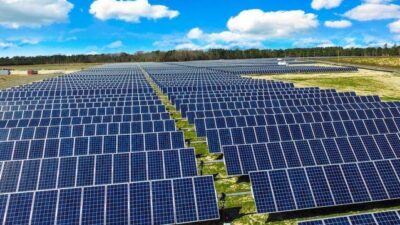 Güneş enerjisi santrallerinin elektrik üretimi, haziranda 4,99 milyar kilovatsaatle tüm