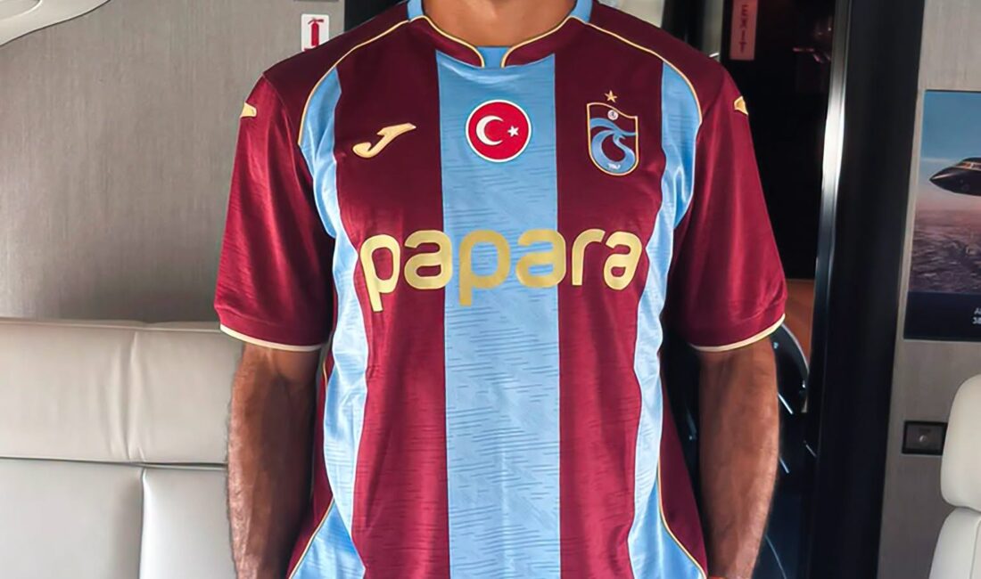 Trabzonspor'un transfer anlaşmasına vardığı Mısırlı yıldız futbolcu Muhammed Salah, İstanbul