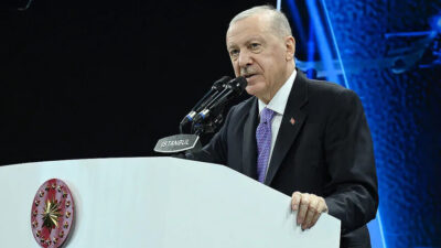 Cumhurbaşkanı Erdoğan, "Bizim Türkiye Cumhuriyeti'ni yatırımlarla eserlerle hizmetlerle ihya etmek