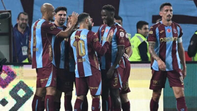 Trendyol Süper Lig'de 8. haftanın kapanış maçında Trabzonspor, Beşiktaş'ı 2-0