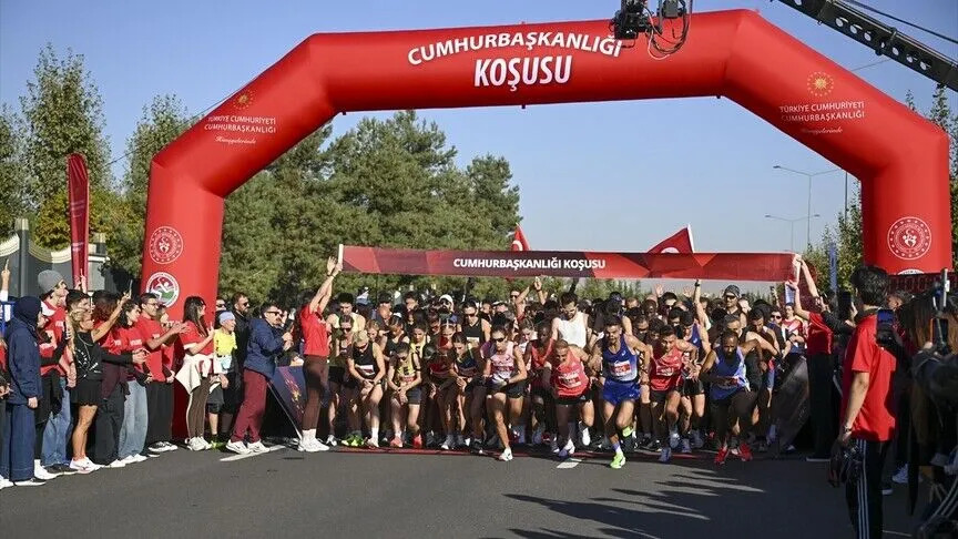 Cumhurbaşkanlığı Yarı Maratonu, Ankara'da düzenlendi.
