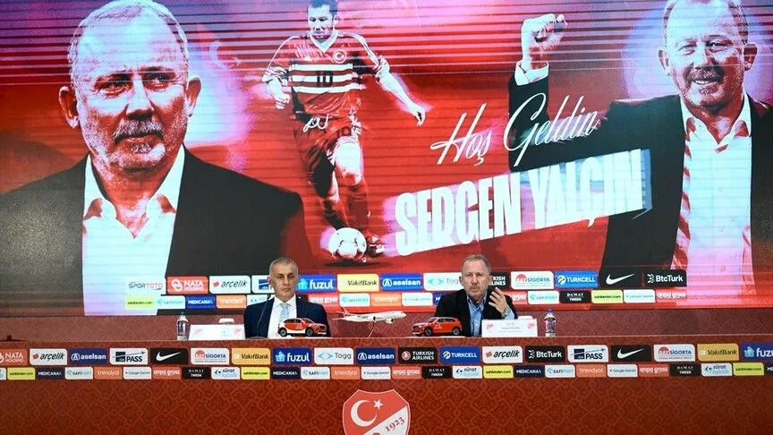 A Milli Futbol Takımı'nın teknik direktörlüğü konusunda 4 yıllık anlaşmaya